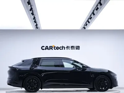 Zeekr 极氪007GT 2025, 17500 км, за 149000 CNY