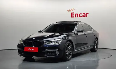 BMW 7-Series · 2018 год