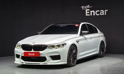 BMW M5 · 2018 год