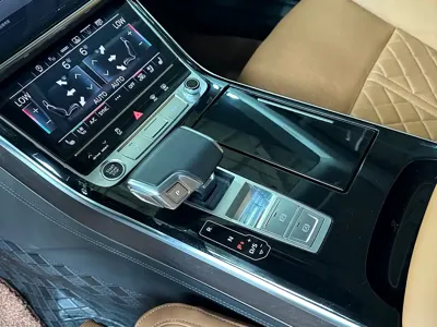 Audi A8 2024, 25000 км, за 558000 CNY - фото 11