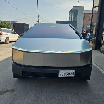 Tesla Cybertruck · 2024 год