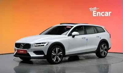 Volvo V60 · 2021 год