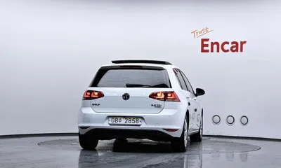 Volkswagen Golf 2015, 119349 км, за 8090000 KRW