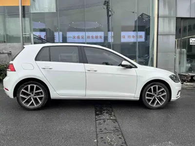 Volkswagen Golf 2020, 56000 км, за 52000 CNY