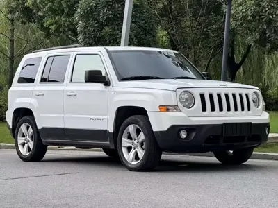 Jeep Patriot 2014, 110000 км, за 22799 CNY