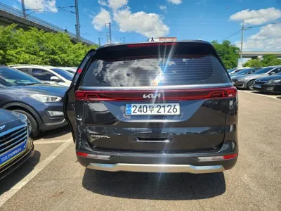 Kia Canival 2023, 24125 км, за 32000000 KRW