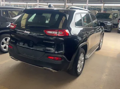 Jeep Cherokee 2016, 116200 км, за 51750.46 CNY - фото 5