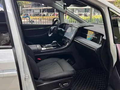 GAC Motor Trumpchi M8 2023, 25000 км, за 149800 CNY - фото 21
