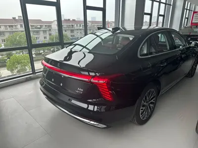 Hongqi Hongqi H5 2025, 3100 км, за 109800 CNY