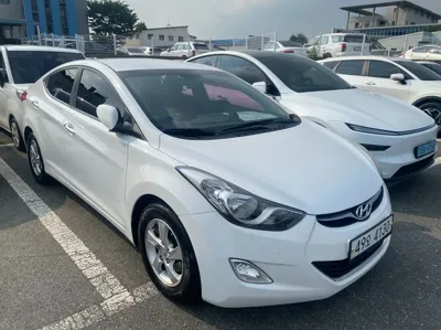 Hyundai Avante · 2012 год