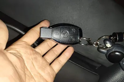 Mercedes-Benz C-Class 2017, 138500 км, за 93832.37 CNY - фото 9