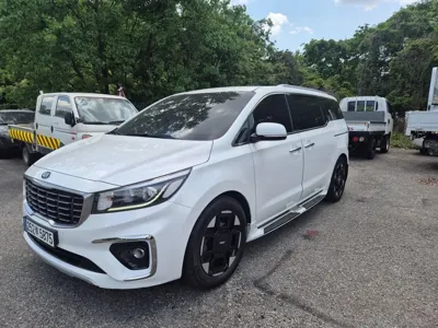 Kia Canival · 2019 год