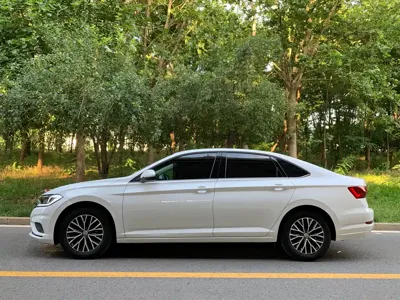 Volkswagen Sagitar 2019, 83000 км, за 53600 CNY