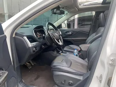 Jeep Cherokee 2021, 79900 км, за 68000 CNY - фото 9