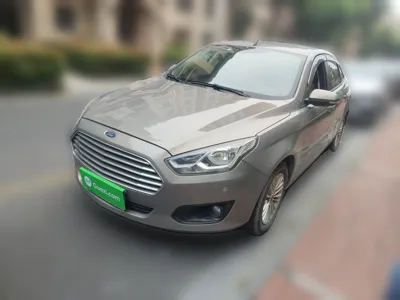 Ford Escort · 2015 год