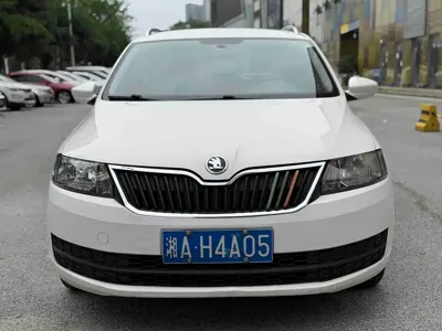 Skoda Rapid Spaceback 2016, 80000 км, за 22799 CNY