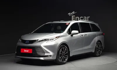 Toyota Sienna · 2021 год