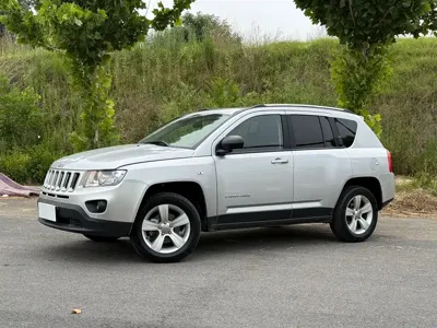 Jeep Compass (Import) · 2011 год