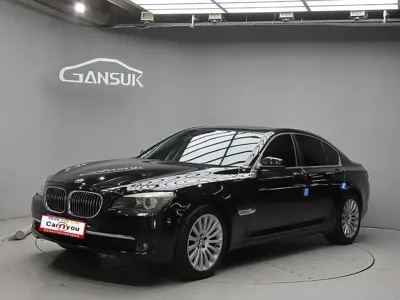 BMW 7-Series · 2012 год