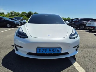 Tesla Model 3 · 2022 год