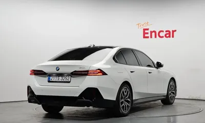 BMW 5-Series 2025, 7206 км, за 67300000 KRW