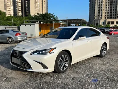 Lexus ES · 2019 год