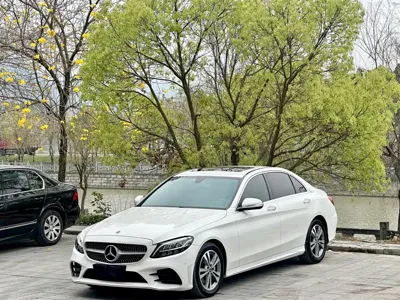 Mercedes-Benz C-Class · 2018 год