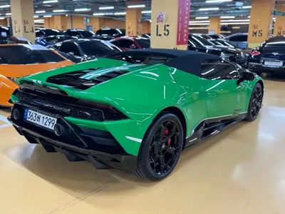 Lamborghini Huracan 2023, 60 км, за 529000000 KRW