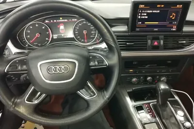 Audi A6L 2018, 164800 км, за 129895.6 CNY - фото 12