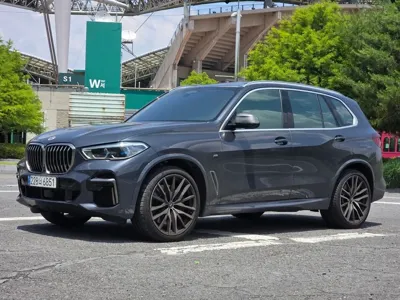 BMW X5 · 2022 год