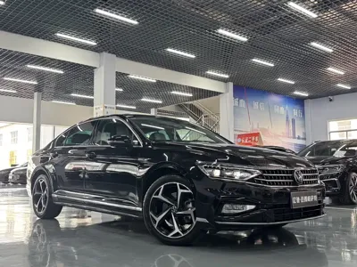 Volkswagen Magotan 2023, 48000 км, за 137800 CNY
