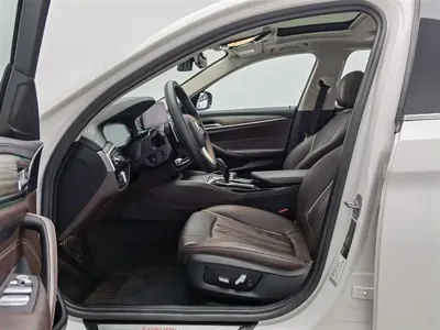 BMW 5 Series 2019, 72500 км, за 140800 CNY - фото 10