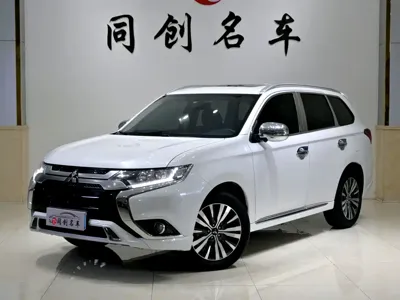 Mitsubishi Outlander · 2021 год