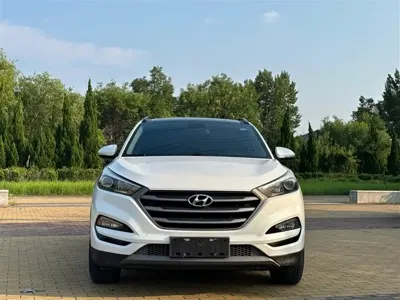 Hyundai Tucson 2016, 110000 км, за 34000 CNY