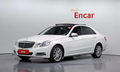 Mercedes-Benz E-Class · 2012 год