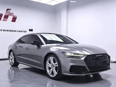 Audi A7L 2022, 60000 км, за 190600 CNY