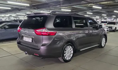 Toyota Sienna 2017, 144117 км, за 14950000 KRW