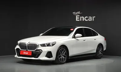 BMW 5-Series · 2026 год