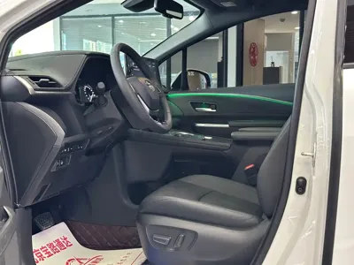 Toyota Sienna 2022, 51000 км, за 215000 CNY - фото 7