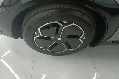 Xiaomi Auto YU7 2025, 13600 км, за 250266.3 CNY - фото 8