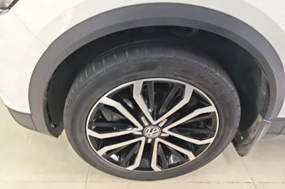 Volkswagen T-Roc 2020, 37800 км, за 77129.76 CNY