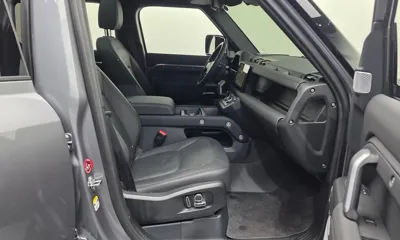 Land Rover Defender 2024, 11815 км, за 102000000 KRW