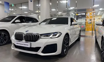 BMW 5-Series · 2023 год