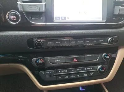 Kia Canival 2019, 129327 км, за 13500000 KRW - фото 19