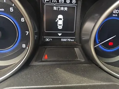Changan CS35 2018, 59300 км, за 29600 CNY - фото 5