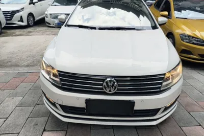 Volkswagen Gran Lavida 2017, 72100 км, за 51674.88 CNY