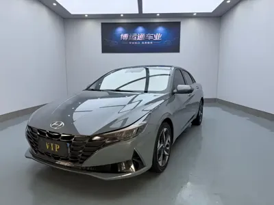 Hyundai Elantra · 2023 год