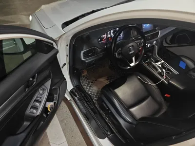 Honda Accord 2018, 103200 км, за 87707.4 CNY - фото 17