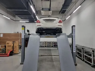 Mercedes-Benz E-Class 2018, 105555 км, за 49900000 KRW