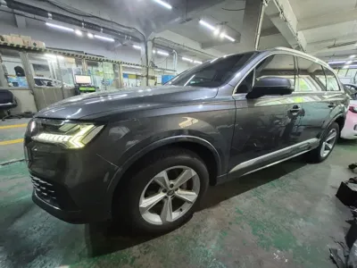 Audi Q7 2021, 125650 км, за 39990000 KRW